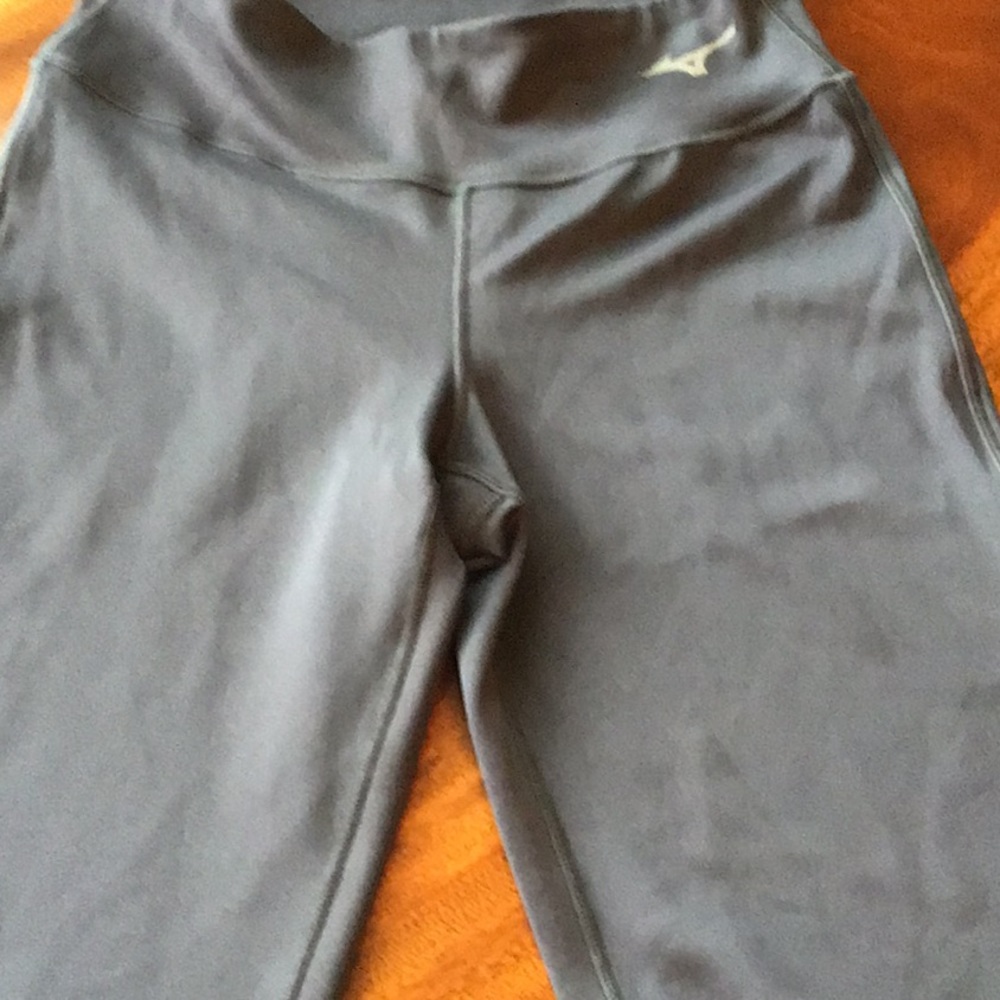 Mizuno gray volleyball warm up pants size medium